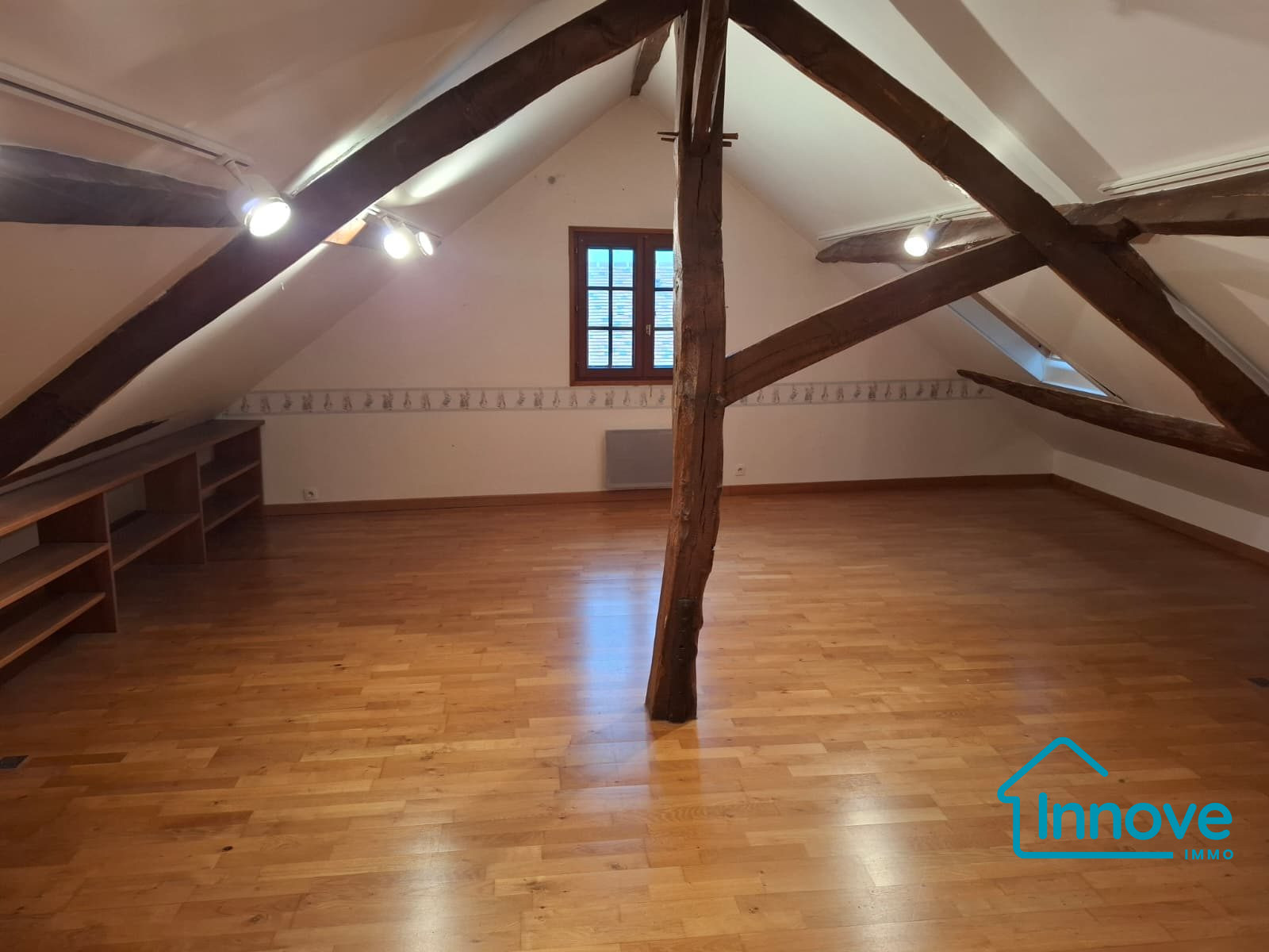 
                                                Vente
                                                 Proprieté de caractère de 600 m2 dans le Mantois-26000m2 de te