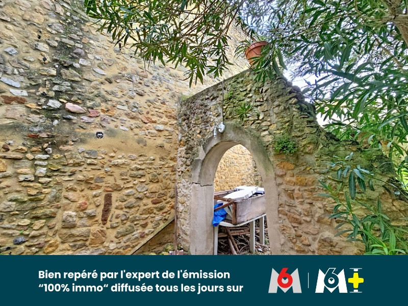 
                                                Vente
                                                 PROPRIETE DE CHARME AU PIED DU CHATEAU COMPOSE DE DEUX HABITATIONS ET DEPENDANCES AVEC PISCINE