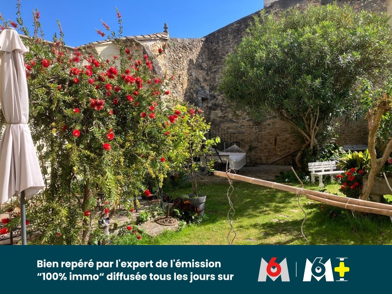 
                                                Vente
                                                 PROPRIETE DE CHARME AU PIED DU CHATEAU COMPOSE DE DEUX HABITATIONS ET DEPENDANCES AVEC PISCINE