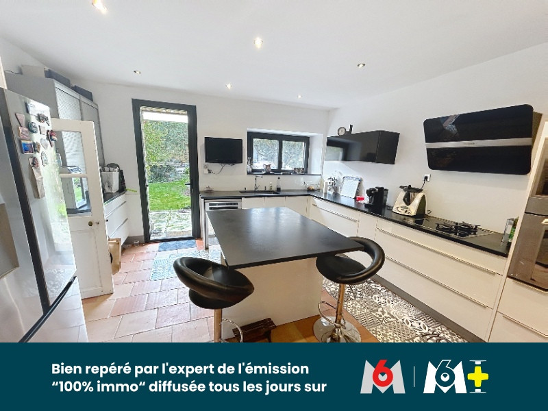 
                                                Vente
                                                 PROPRIETE DE CHARME AU PIED DU CHATEAU COMPOSE DE DEUX HABITATIONS ET DEPENDANCES AVEC PISCINE