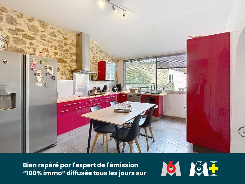 
                                                Vente
                                                 PROPRIETE DE CHARME AU PIED DU CHATEAU COMPOSE DE DEUX HABITATIONS ET DEPENDANCES AVEC PISCINE