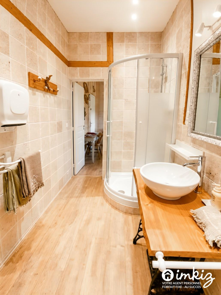 
                                                Vente
                                                 PROPRIETE de CHARME avec CHAMBRES D'HOTES