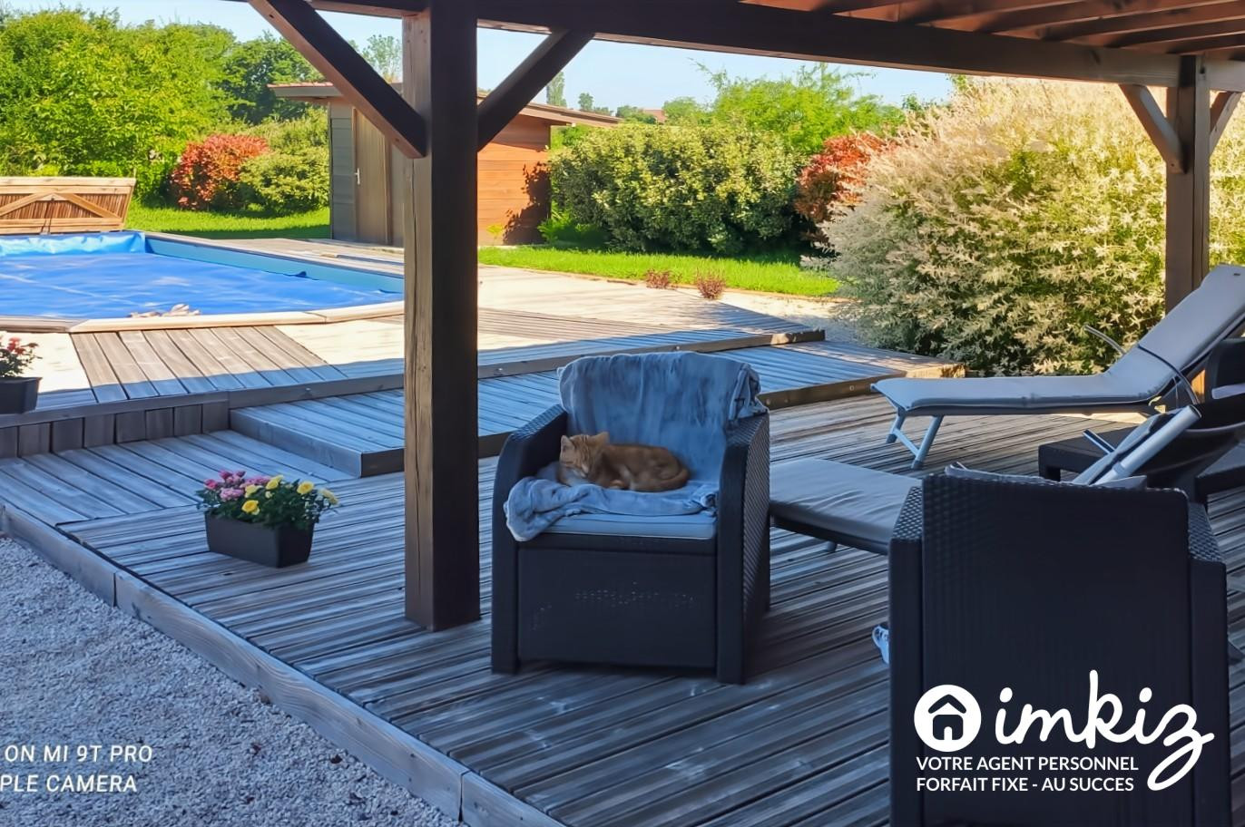 
                                                Vente
                                                 Propriété de charme avec piscine et dépendance