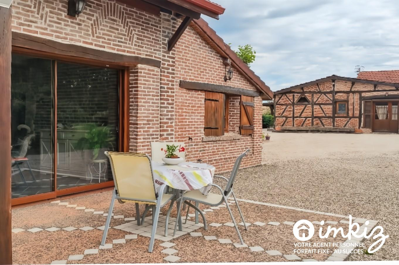 
                                                Vente
                                                 Propriété de charme avec piscine et dépendance