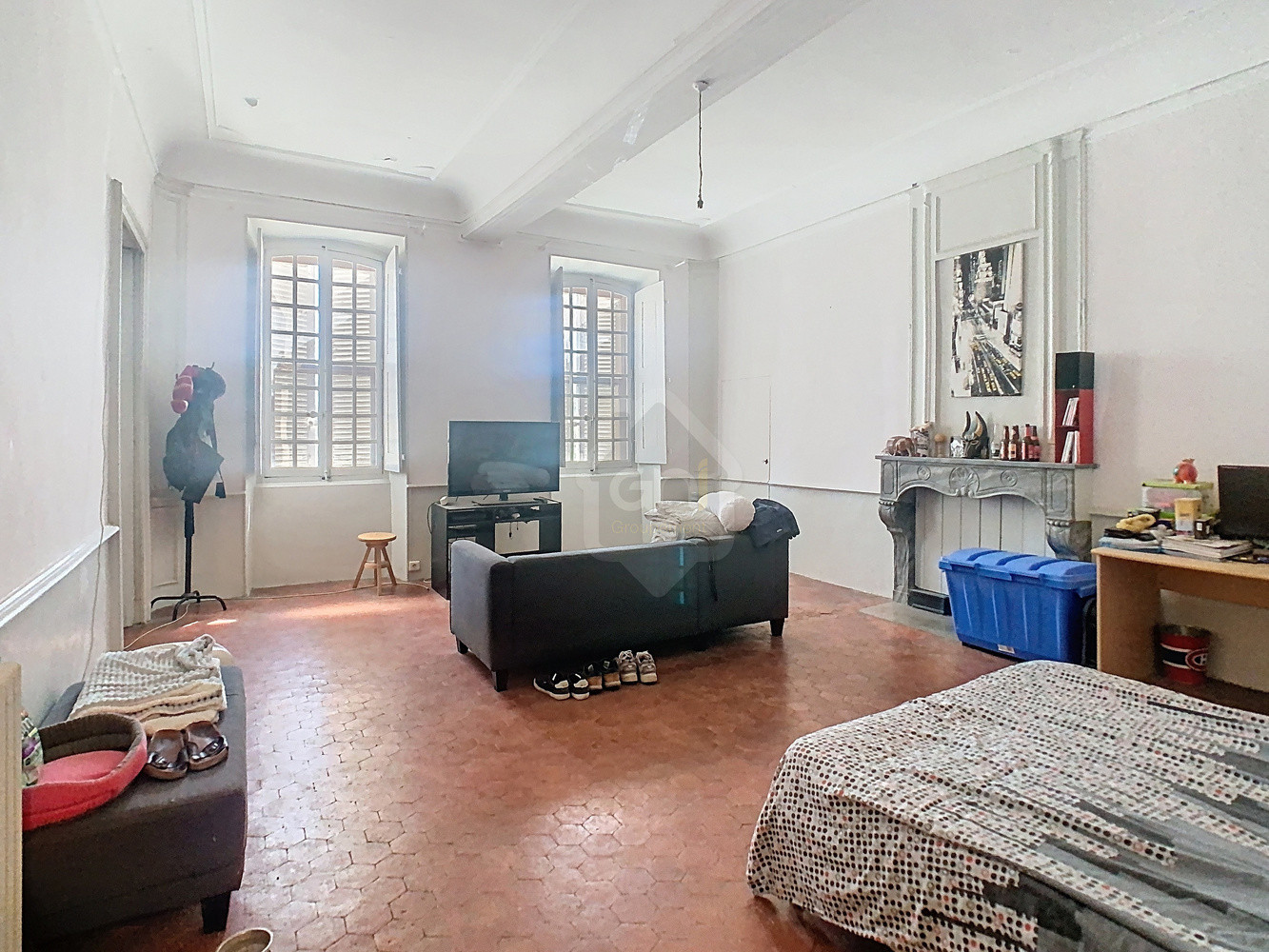 
                                                Vente
                                                 Propriété de plus de 600m2 avec dépendances