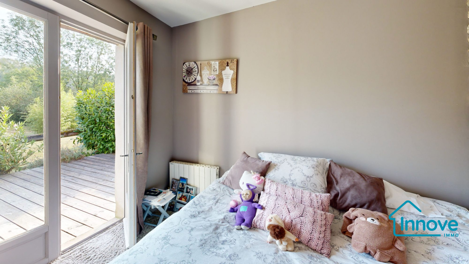 
                                                Vente
                                                 Propriété de prestige avec maison d'amis sur parc constructibl
