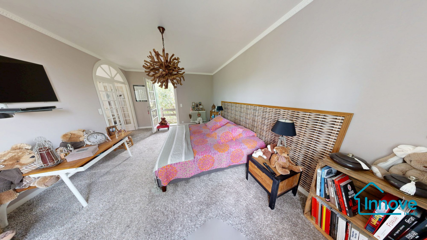 
                                                Vente
                                                 Propriété de prestige avec maison d'amis sur parc constructibl
