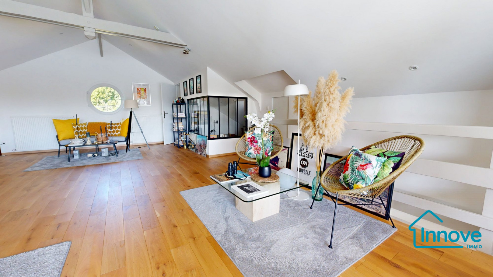 
                                                Vente
                                                 Propriété en bord de Seine