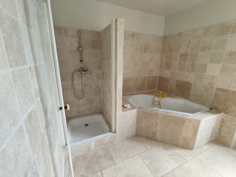 
                                                Vente
                                                 PROPRIETE LOTOISE SUR 1HA4 DE TERRAIN + GITES