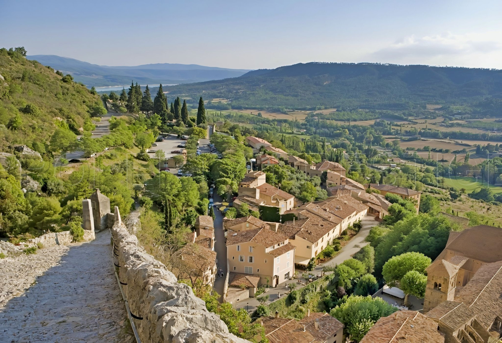 
                                                Vente
                                                 PROVENCE PROPRIETE 230 HA RECEPTIONS