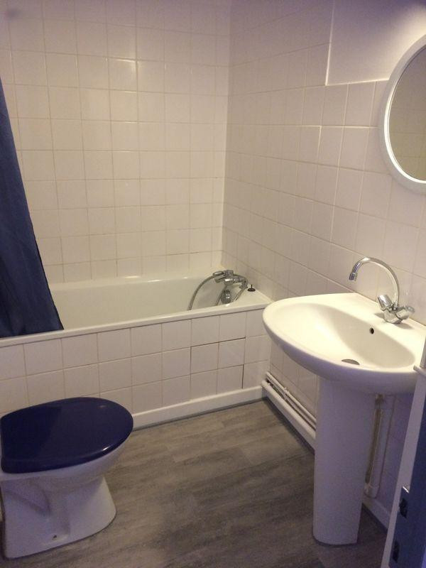 
                                                Location
                                                 Prox. Centre F2 chambre séparée, meublé 34m2
