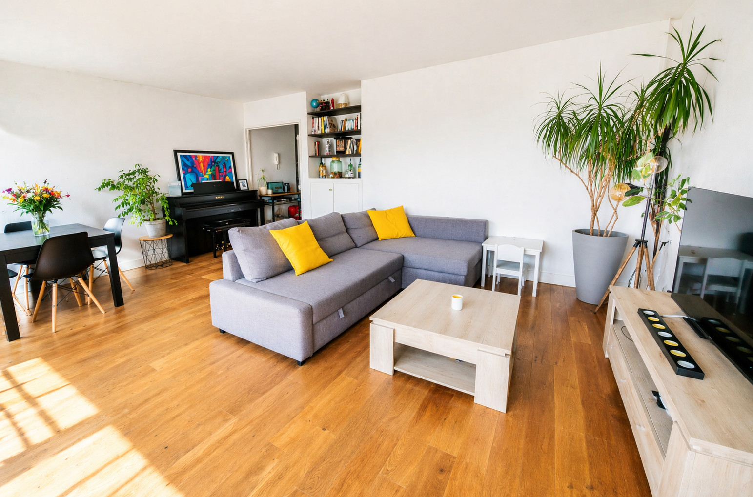 
                                                Vente
                                                 Puteaux Bellini – 3 pièces traversant de 64 m², dernier étage, balcon, parking, cave, vue Tour Eiffel