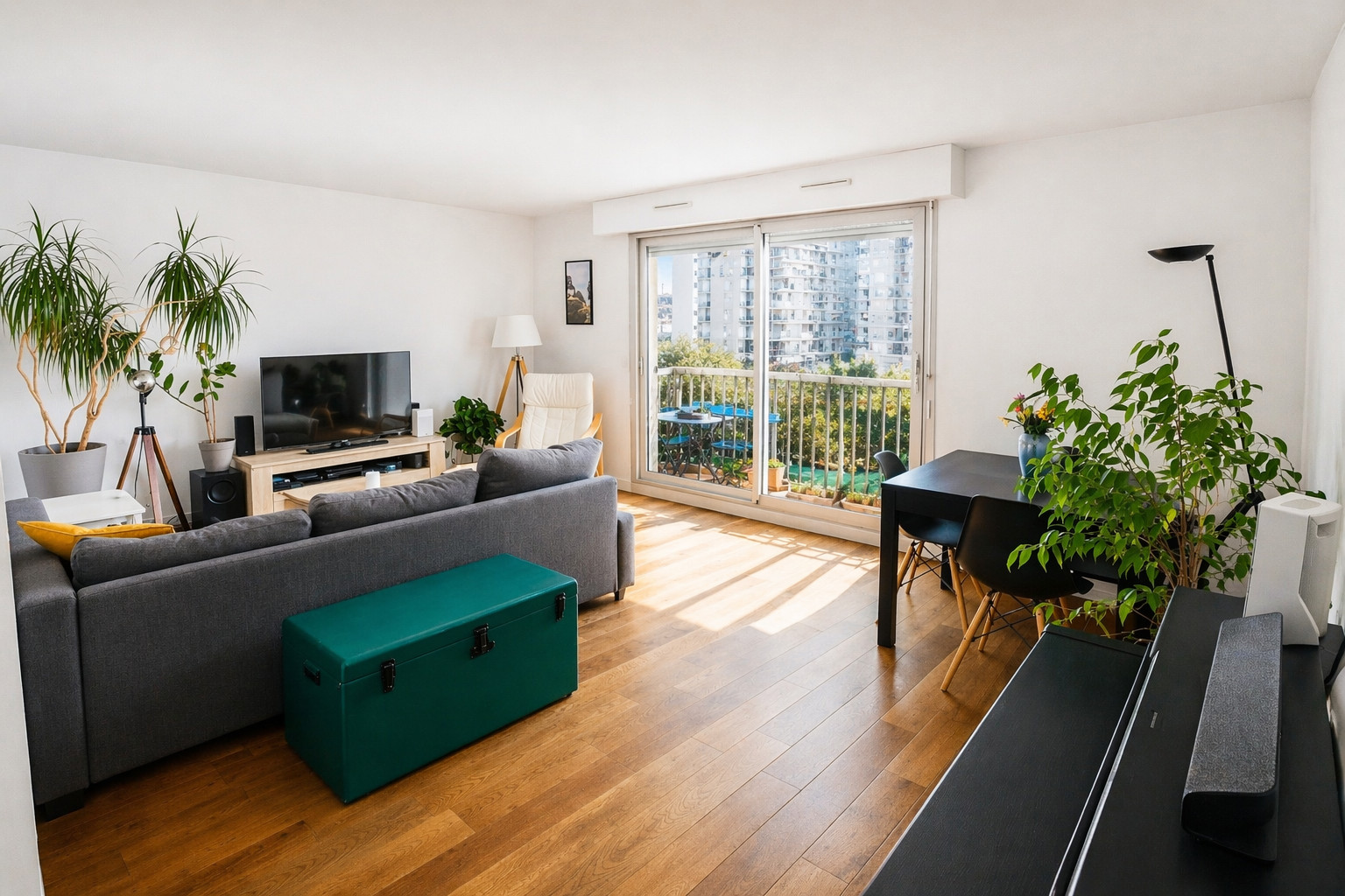 
                                                Vente
                                                 Puteaux Bellini – 3 pièces traversant de 64 m², dernier étage, balcon, parking, cave, vue Tour Eiffel