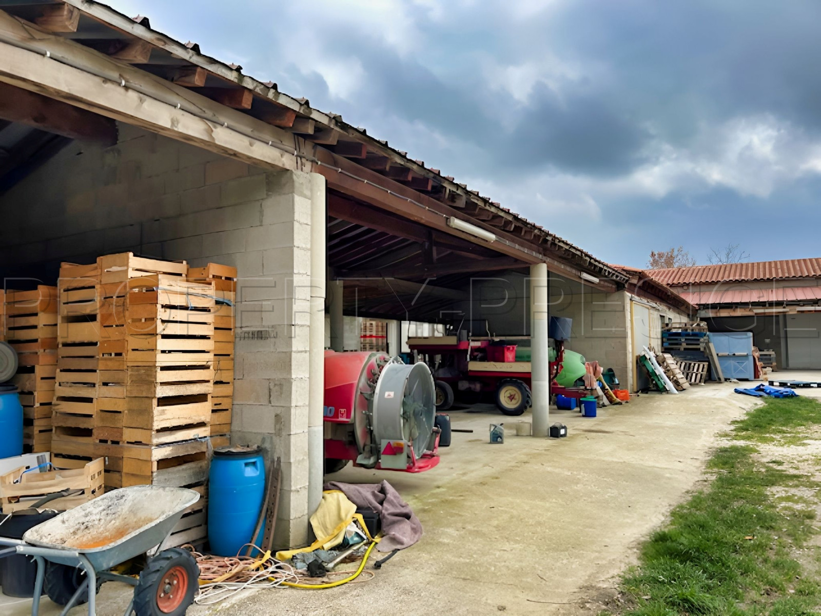 
                                                Vente
                                                 PYRENEES ORIENTALES DOMAINE ARBORICOLE 10.5 HA