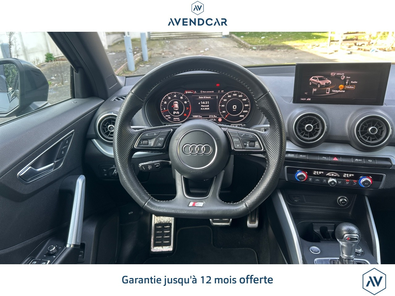 
                                                Voiture
                                                 Q2 1.5 35 TFSI COD 150 S-LINE S-TRONIC BVA Midnight series