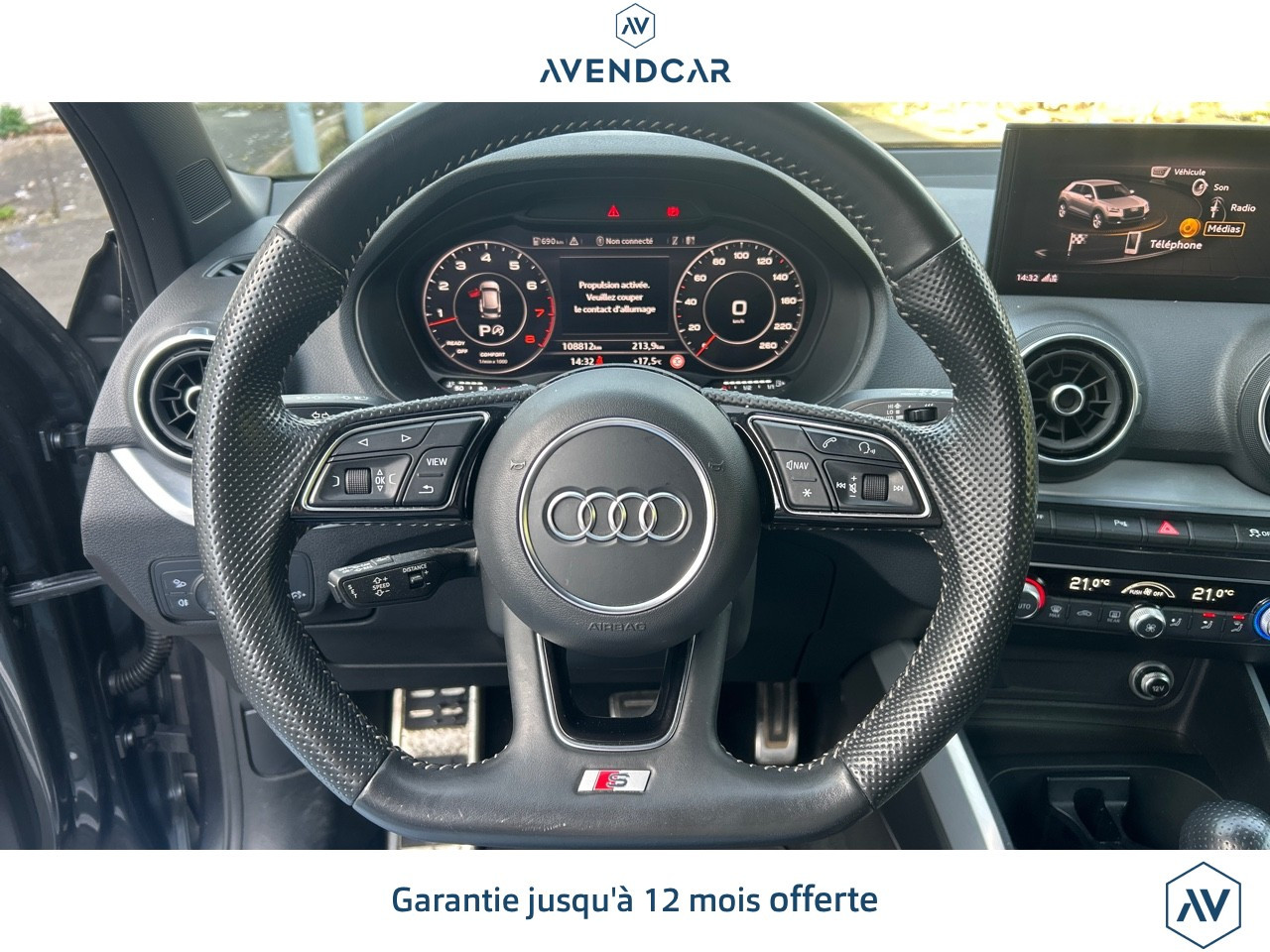 
                                                Voiture
                                                 Q2 1.5 35 TFSI COD 150 S-LINE S-TRONIC BVA Midnight series