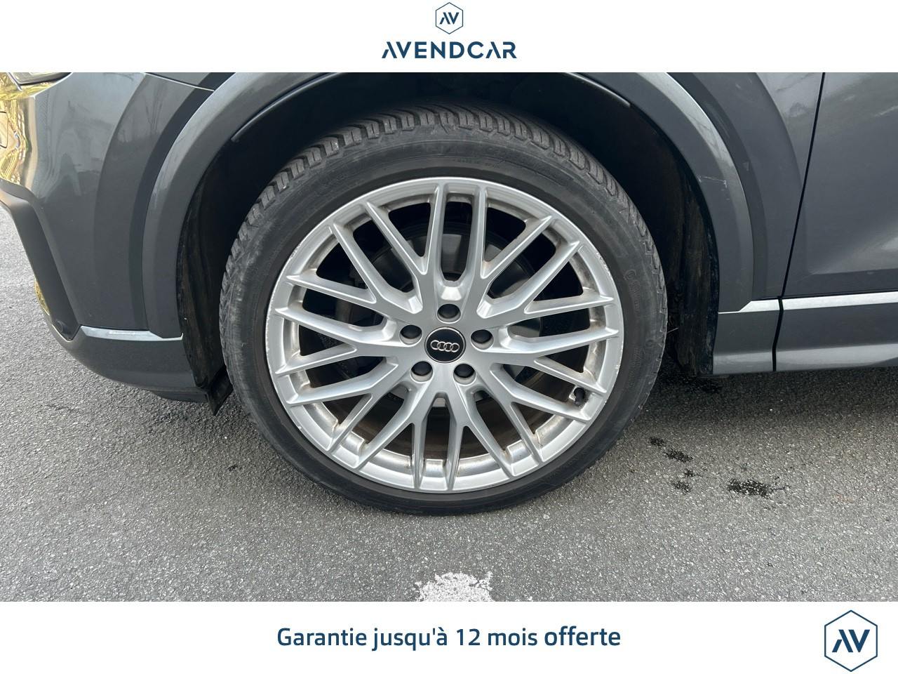 
                                                Voiture
                                                 Q2 1.5 35 TFSI COD 150 S-LINE S-TRONIC BVA Midnight series