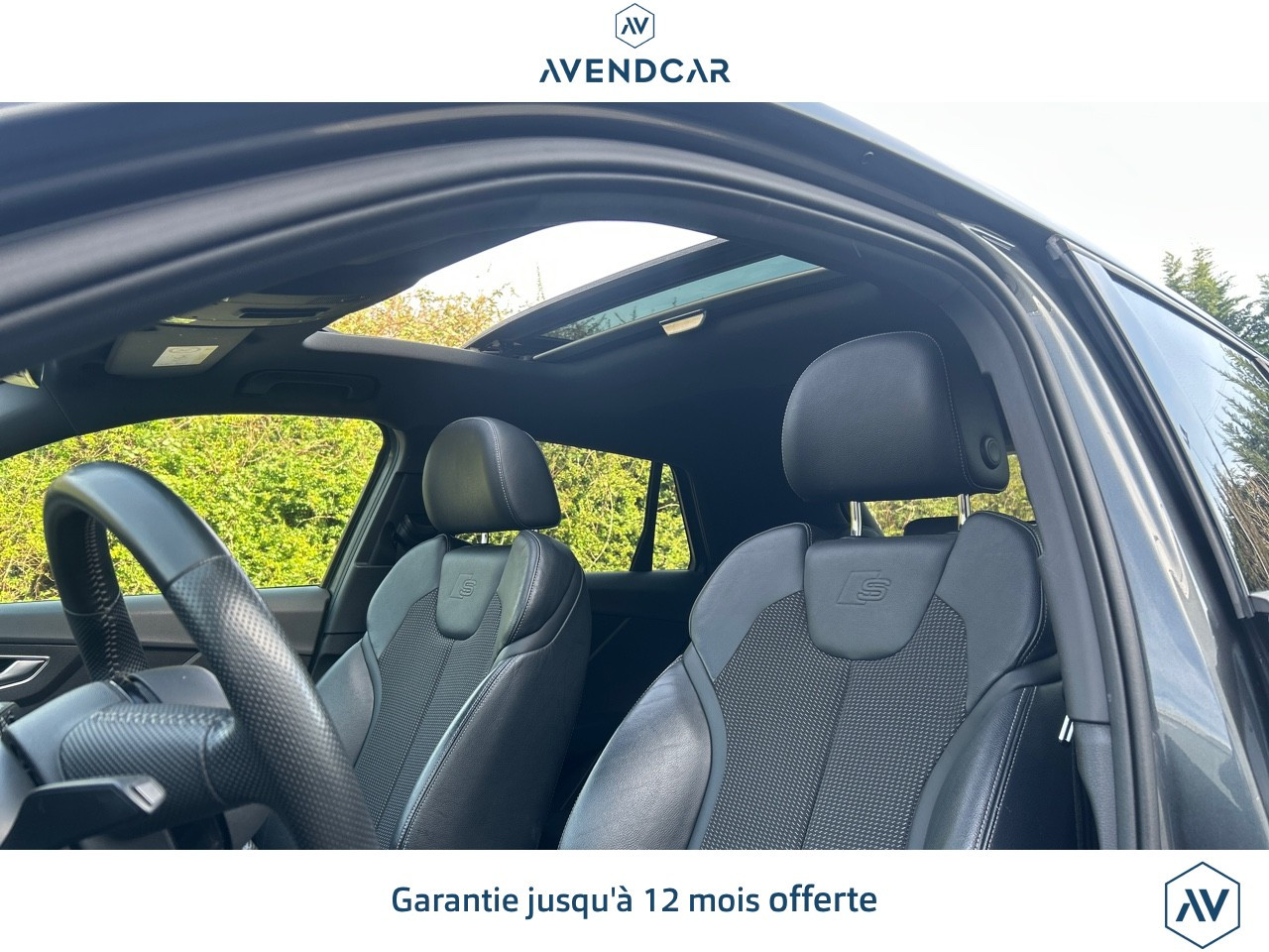 
                                                Voiture
                                                 Q2 1.5 35 TFSI COD 150 S-LINE S-TRONIC BVA Midnight series