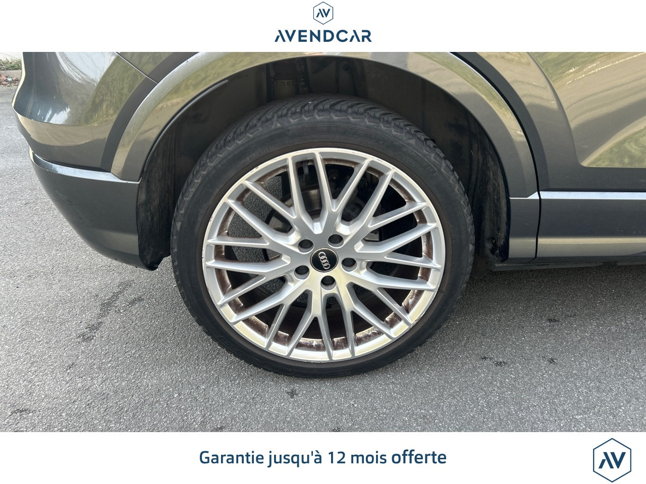 
                                                Voiture
                                                 Q2 1.5 35 TFSI COD 150 S-LINE S-TRONIC BVA Midnight series