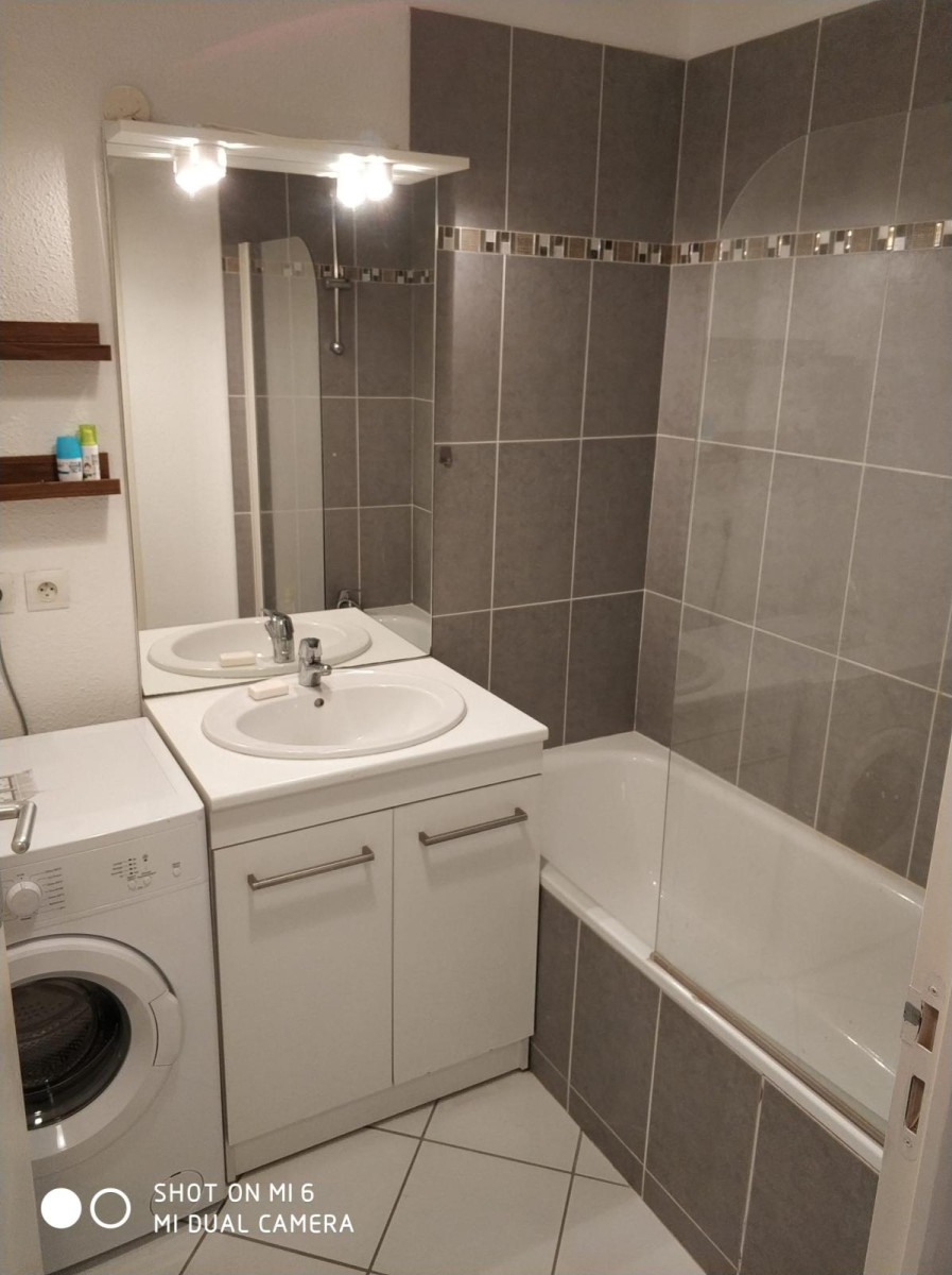 
                                                Location
                                                 Quarter centre bordeaux