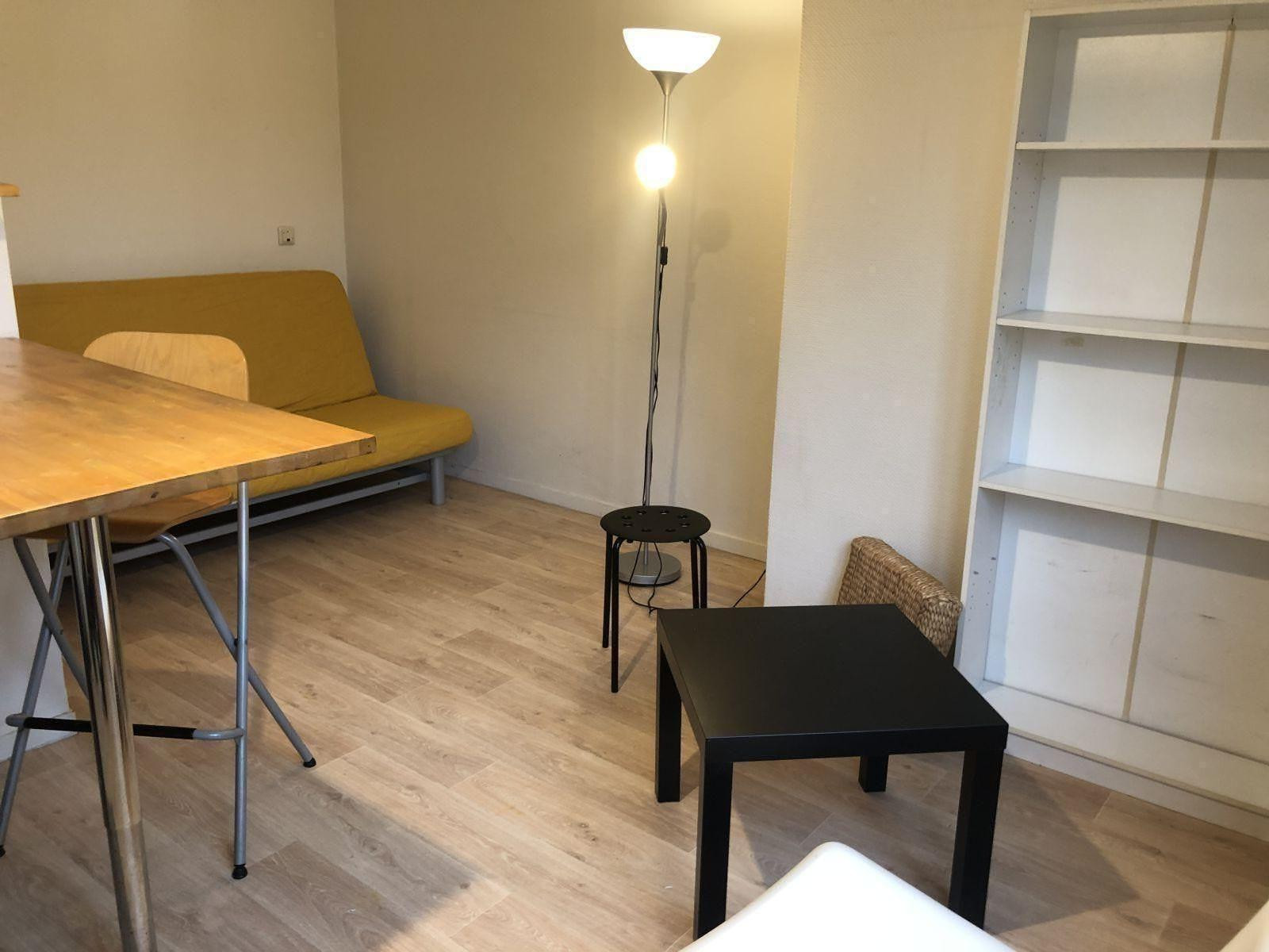 
                                                Location
                                                 Quartier calme à St Étienne studio meublé