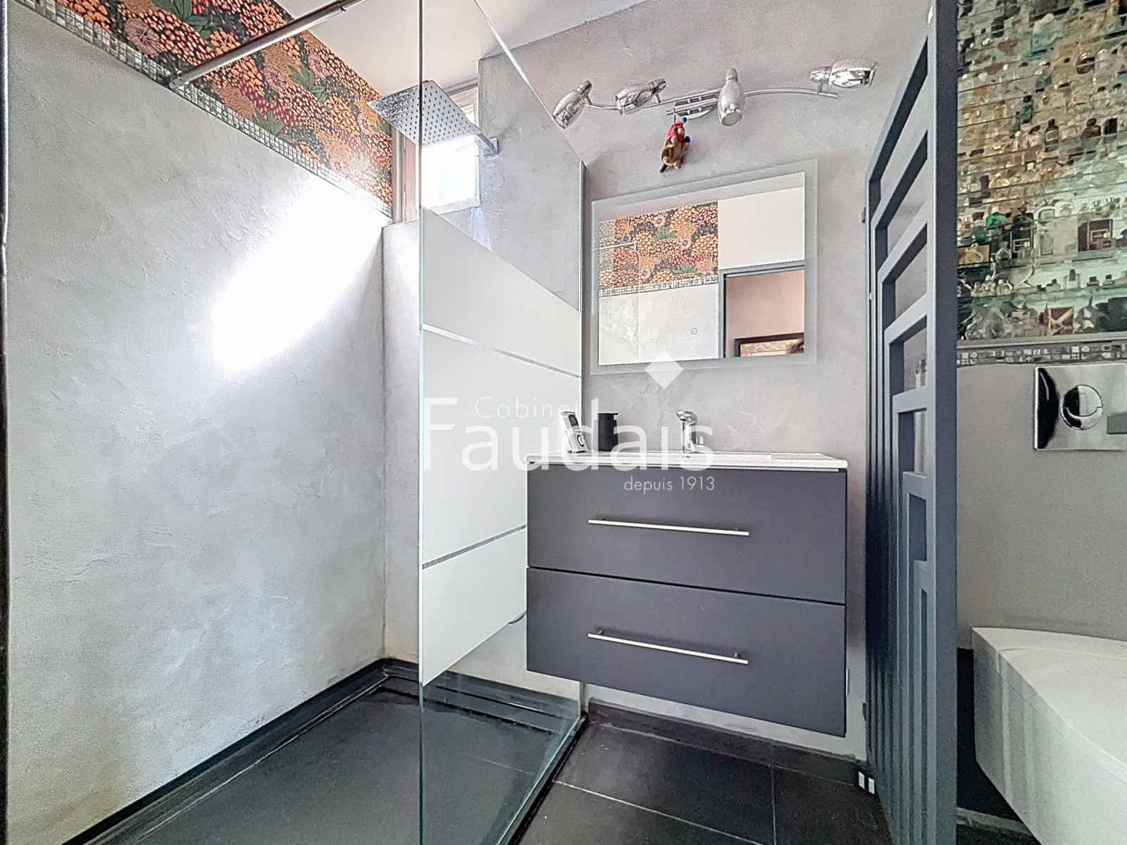 
                                                Vente
                                                 QUARTIER CALME - PROCHE BOURG TOUS COMMERCES