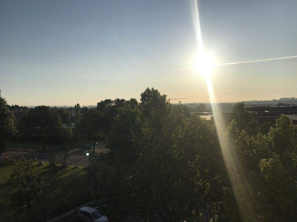 
                                                Location
                                                 Quartier Champlong, Saint-Genis-Laval