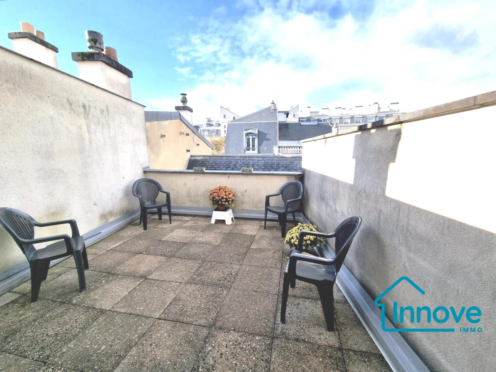
                                                Vente
                                                 Quartier des Prés-Notre Dame bel appartement lumineux