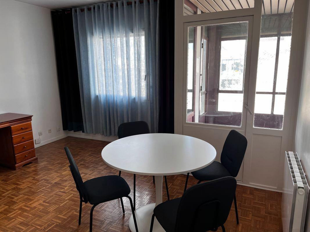 
                                                Location
                                                 Quartier Part Dieu gare , T2