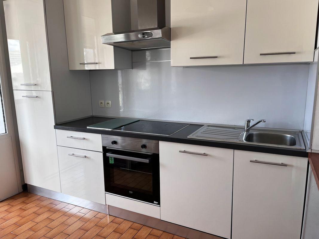 
                                                Location
                                                 Quartier Part Dieu gare , T2