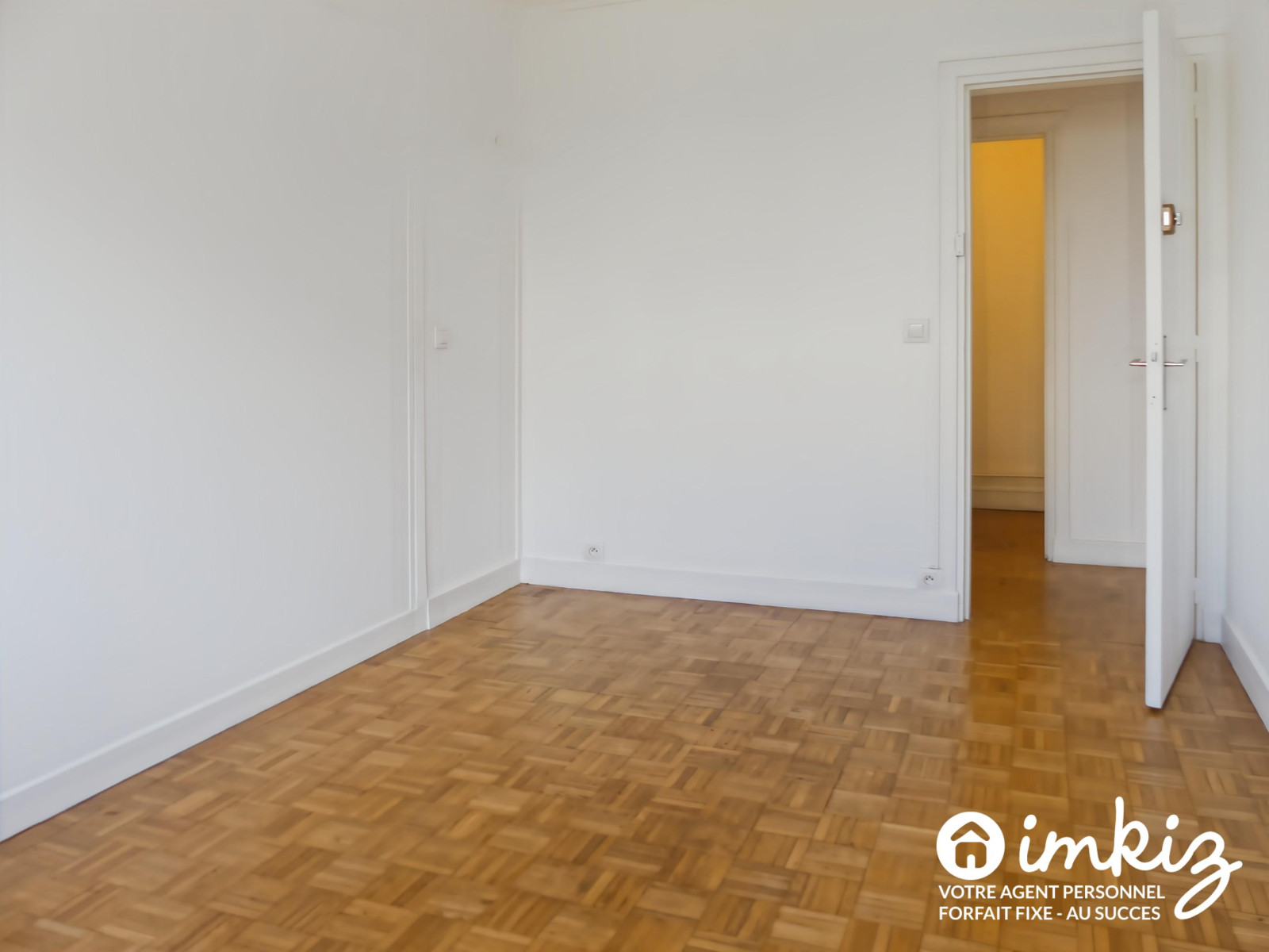 
                                                Vente
                                                 Quartier Petit Ivry - Résidence privée - 5p Balcon