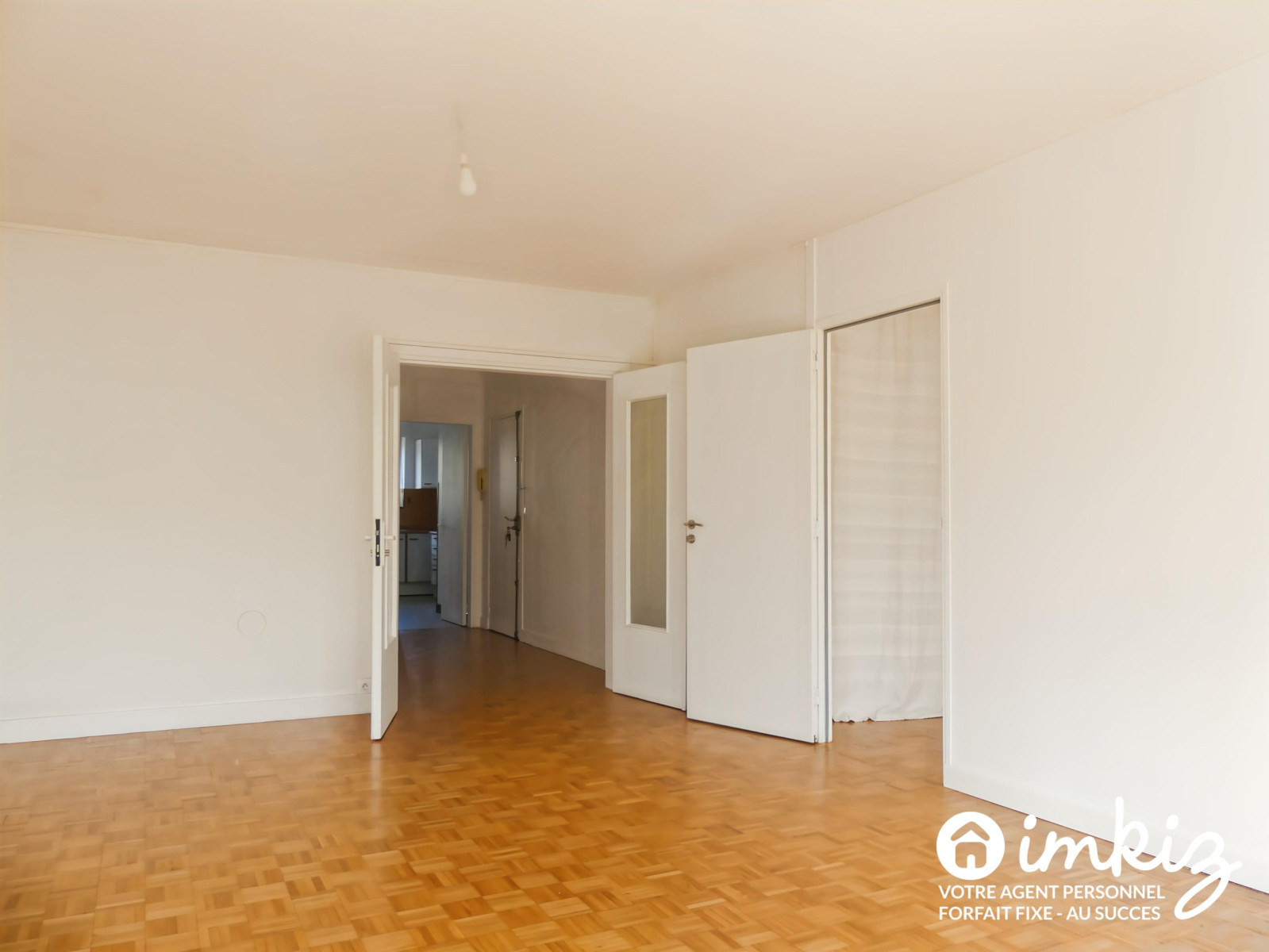 
                                                Vente
                                                 Quartier Petit Ivry - Résidence privée - 5p Balcon