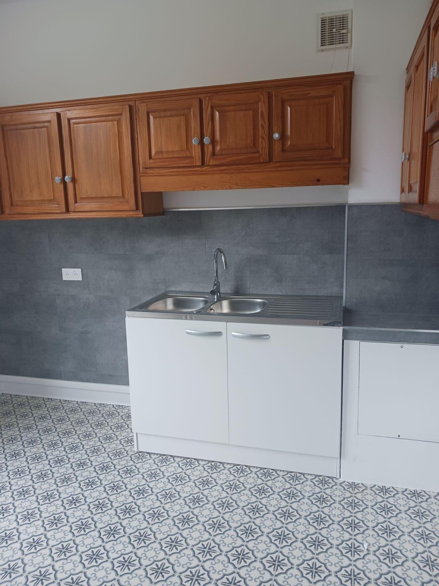 
                                                Location
                                                 Quartier tranquille  ,5mn de la gare