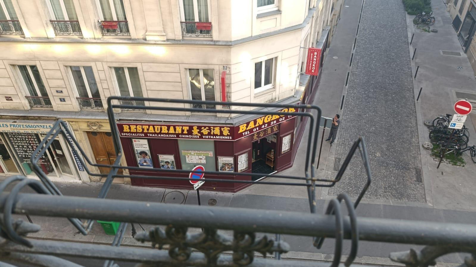 
                                                Location
                                                 Quartier tres calme