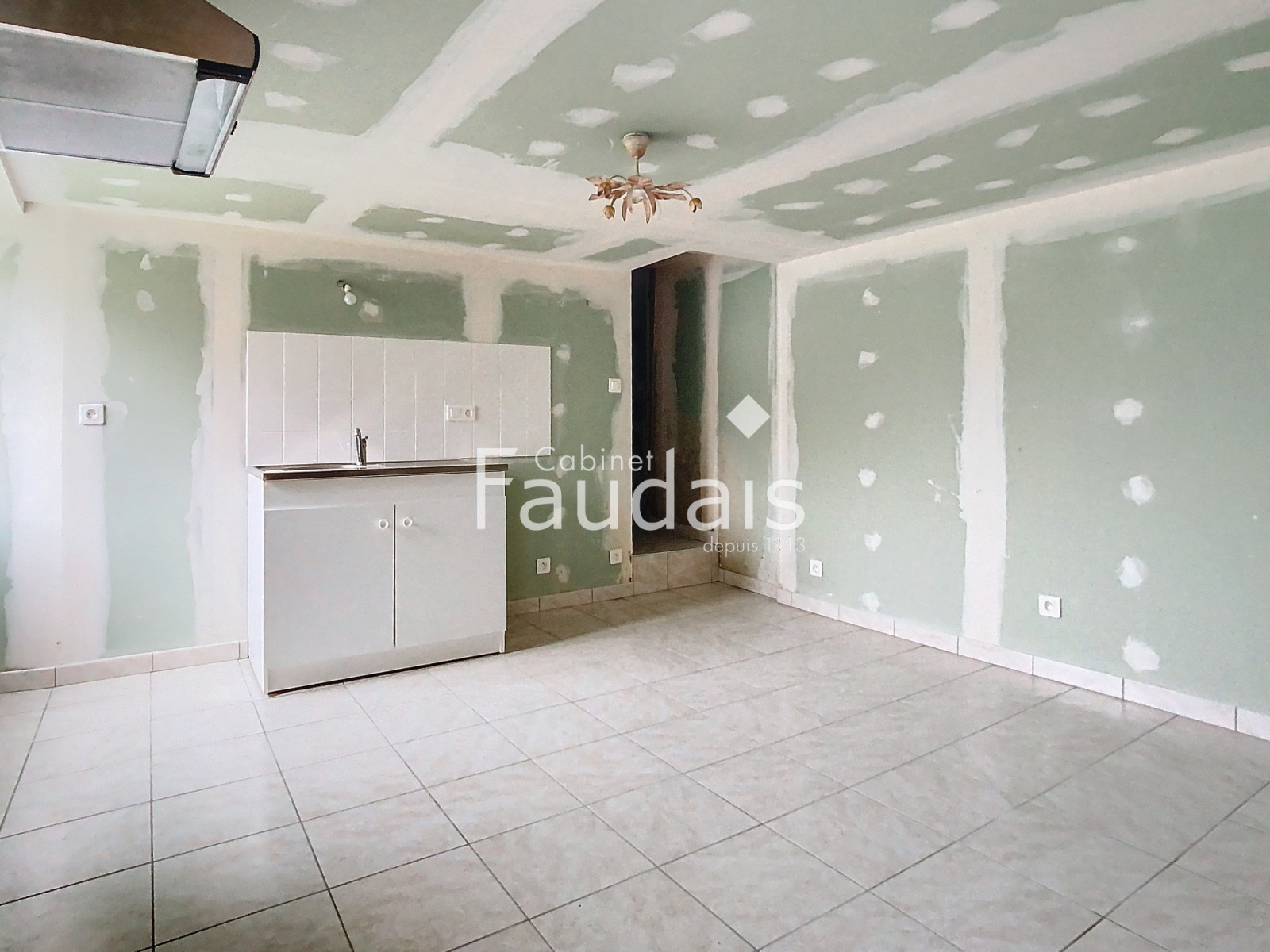 
                                                Vente
                                                 QUIBOU, Deux maisons de 121m2 et 62m2