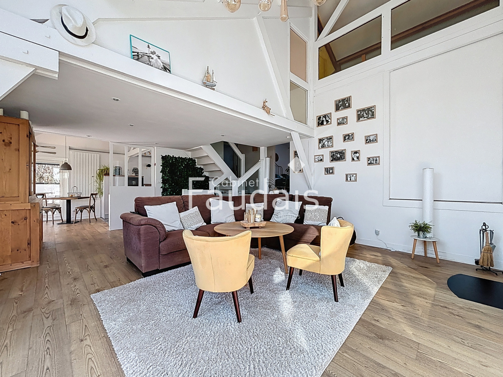 
                                                Vente
                                                 QUIBOU, Maison de 162m2 avec piscine 