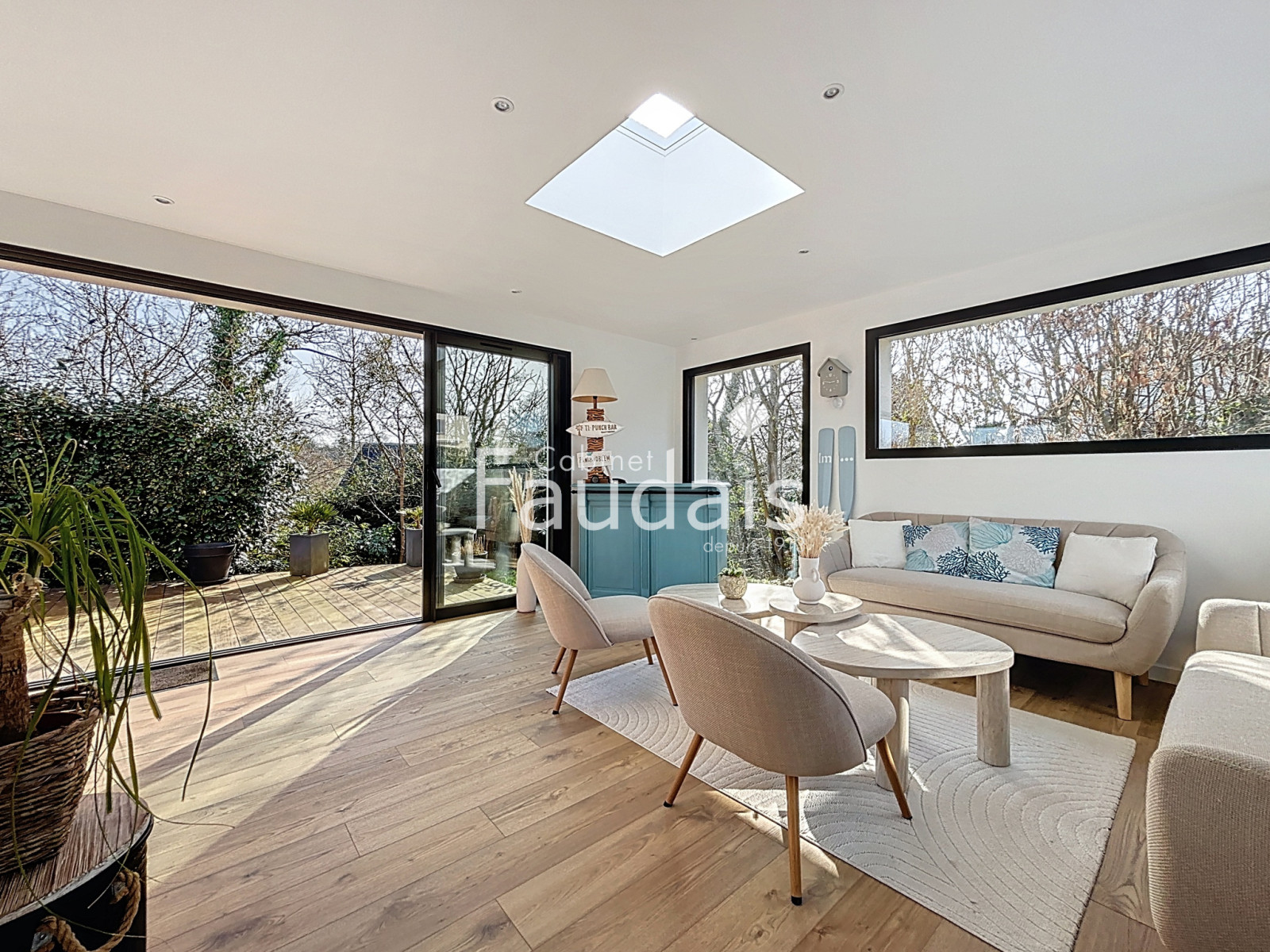 
                                                Vente
                                                 QUIBOU, Maison de 162m2 avec piscine 