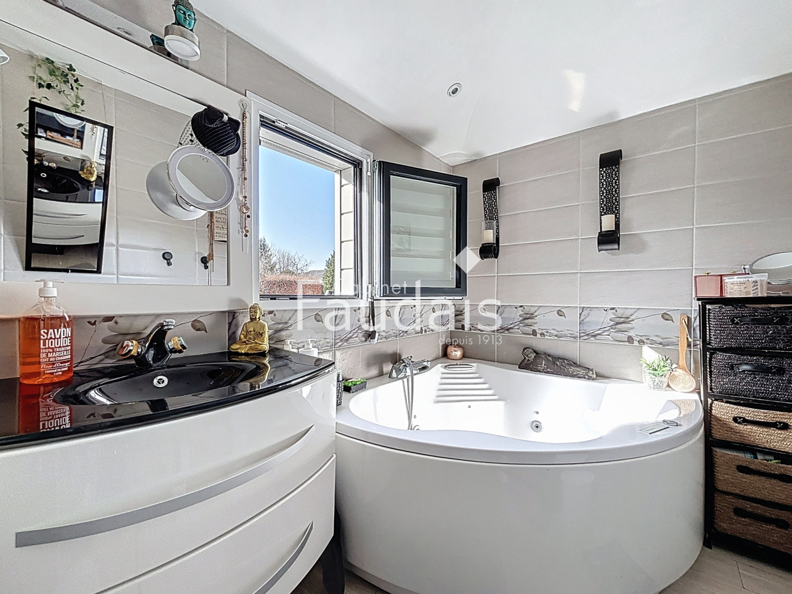 
                                                Vente
                                                 QUIBOU, Maison de 162m2 avec piscine 