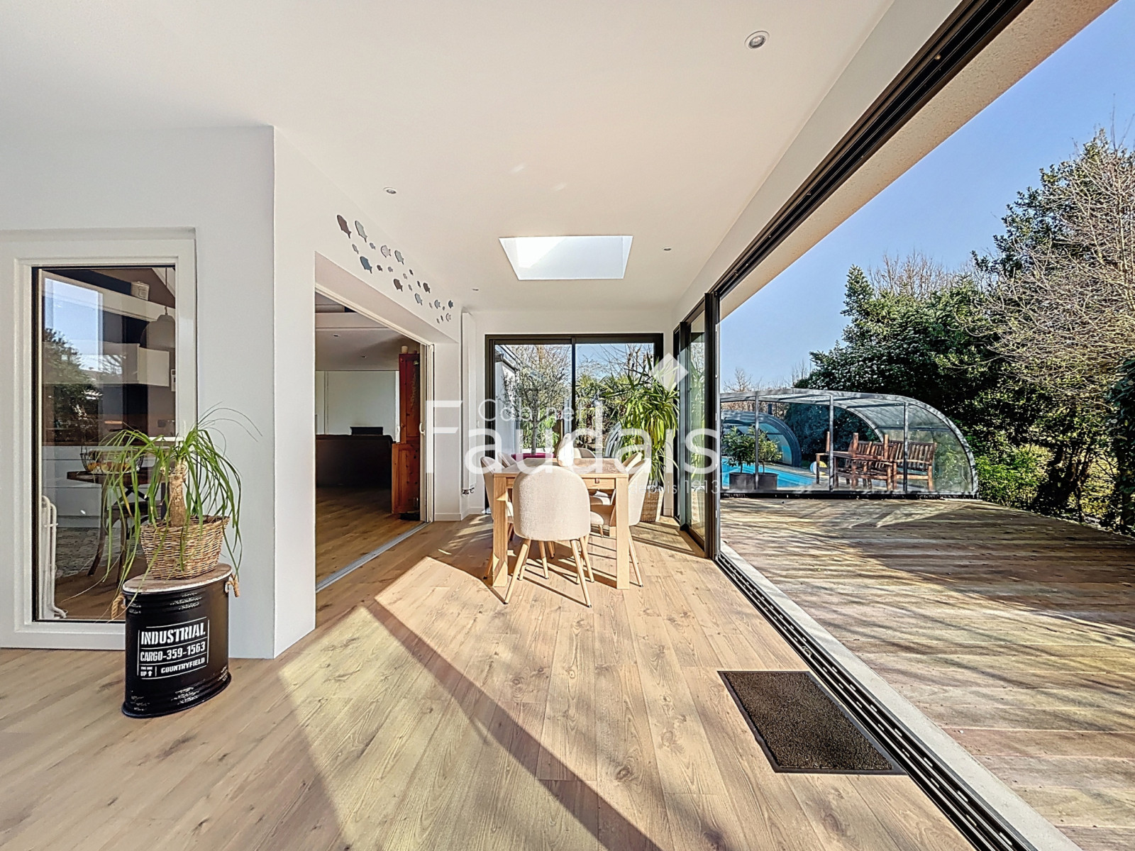 
                                                Vente
                                                 QUIBOU, Maison de 162m2 avec piscine 