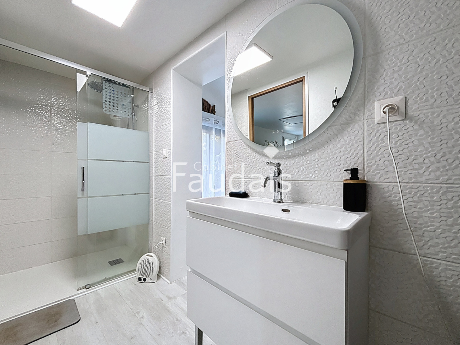 
                                                Vente
                                                 QUIBOU, Maison de 162m2 avec piscine 