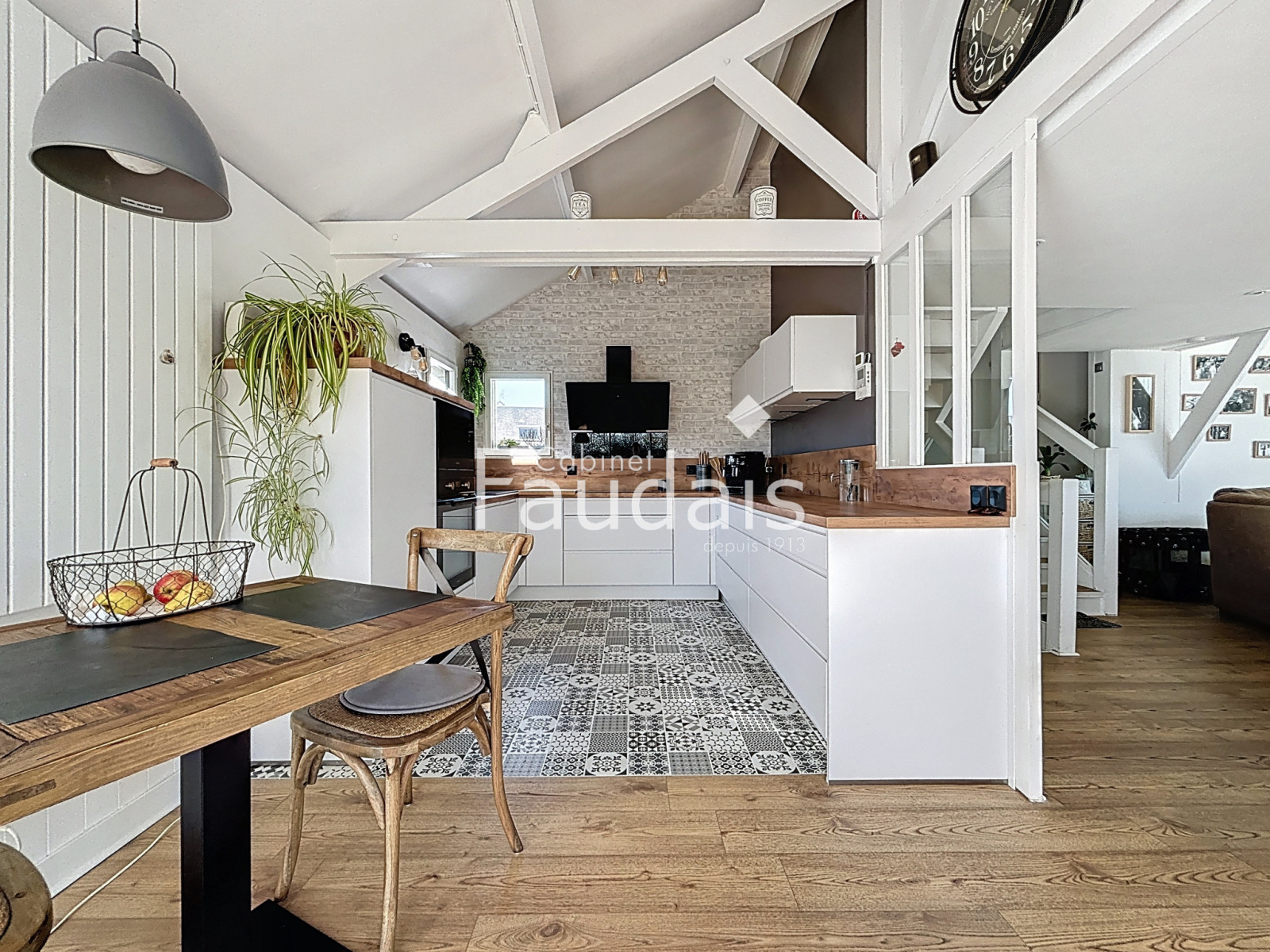 
                                                Vente
                                                 QUIBOU, Maison de 162m2 avec piscine 
