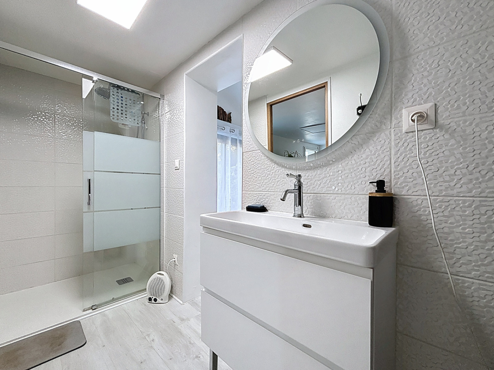 
                                                Vente
                                                 QUIBOU, Maison de 162m2 avec piscine 