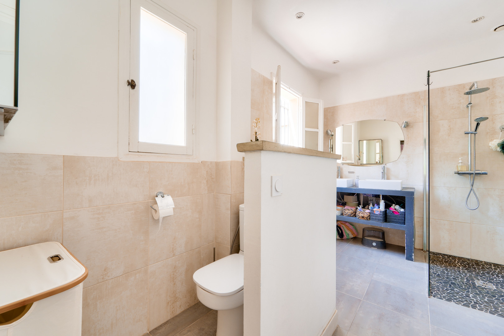 
                                                Vente
                                                 Rare à Cimiez : maison 170 m² sur 749 m² de terrain avec vue mer et extension possible