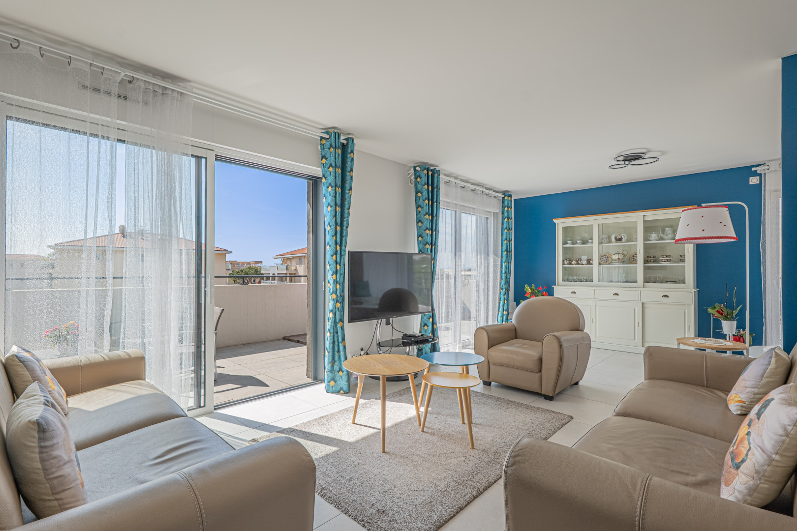 
                                                Vente
                                                 Rare à la vente – appartement 114 m² avec 98 m² de terrasses & double garage 48 m²
