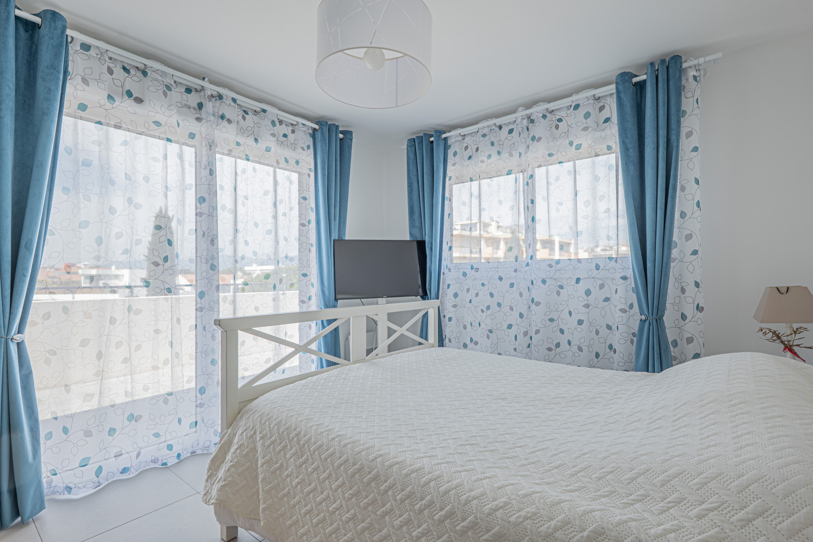 
                                                Vente
                                                 Rare à la vente – appartement 114 m² avec 98 m² de terrasses & double garage 48 m²