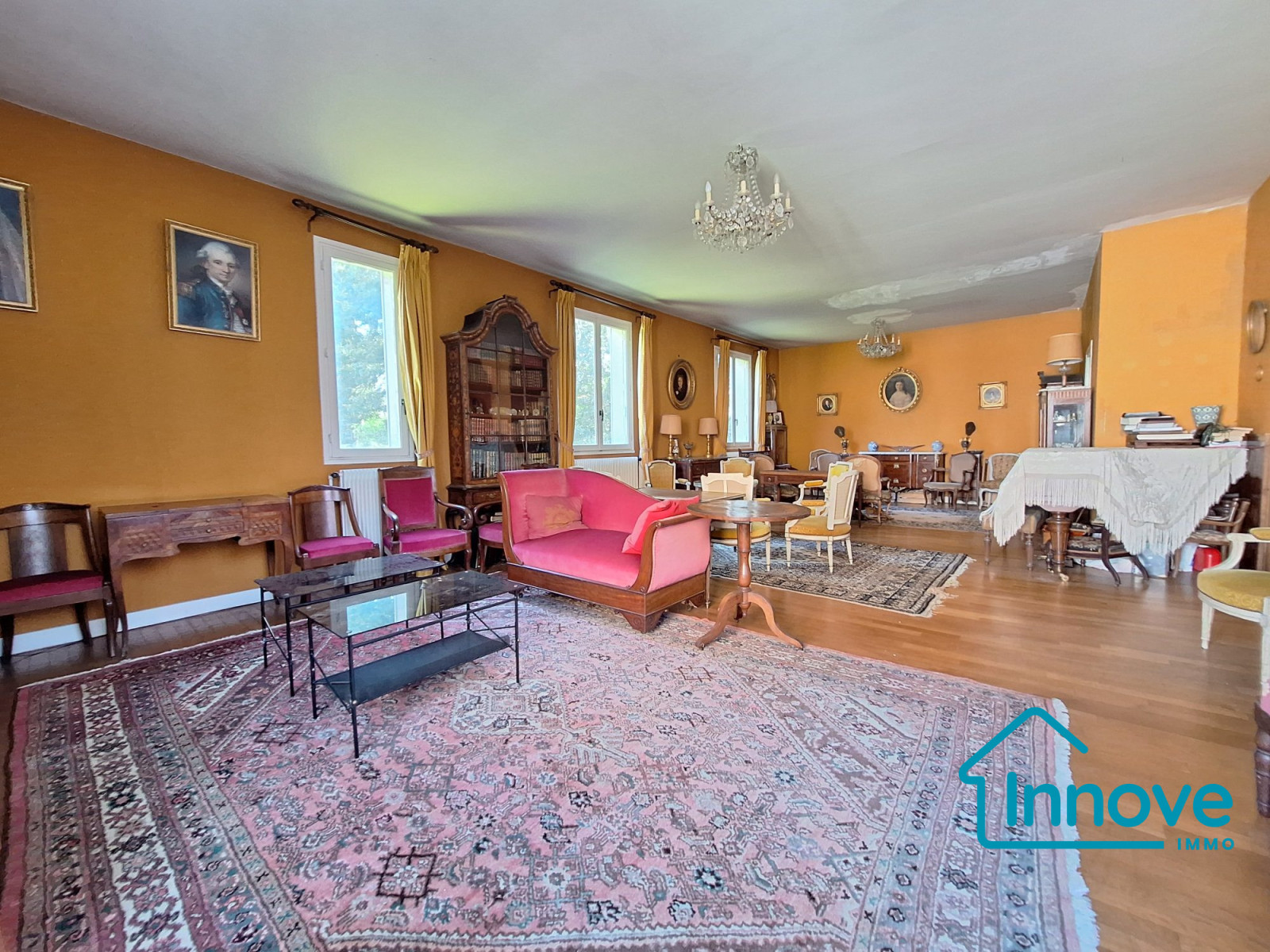 
                                                Vente
                                                 Rare à la vente : Grande maison de caractère sur vaste terrain