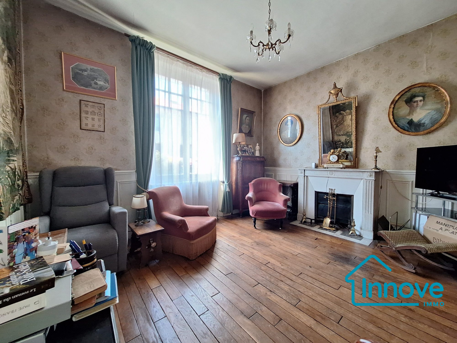 
                                                Vente
                                                 Rare à la vente : Grande maison de caractère sur vaste terrain