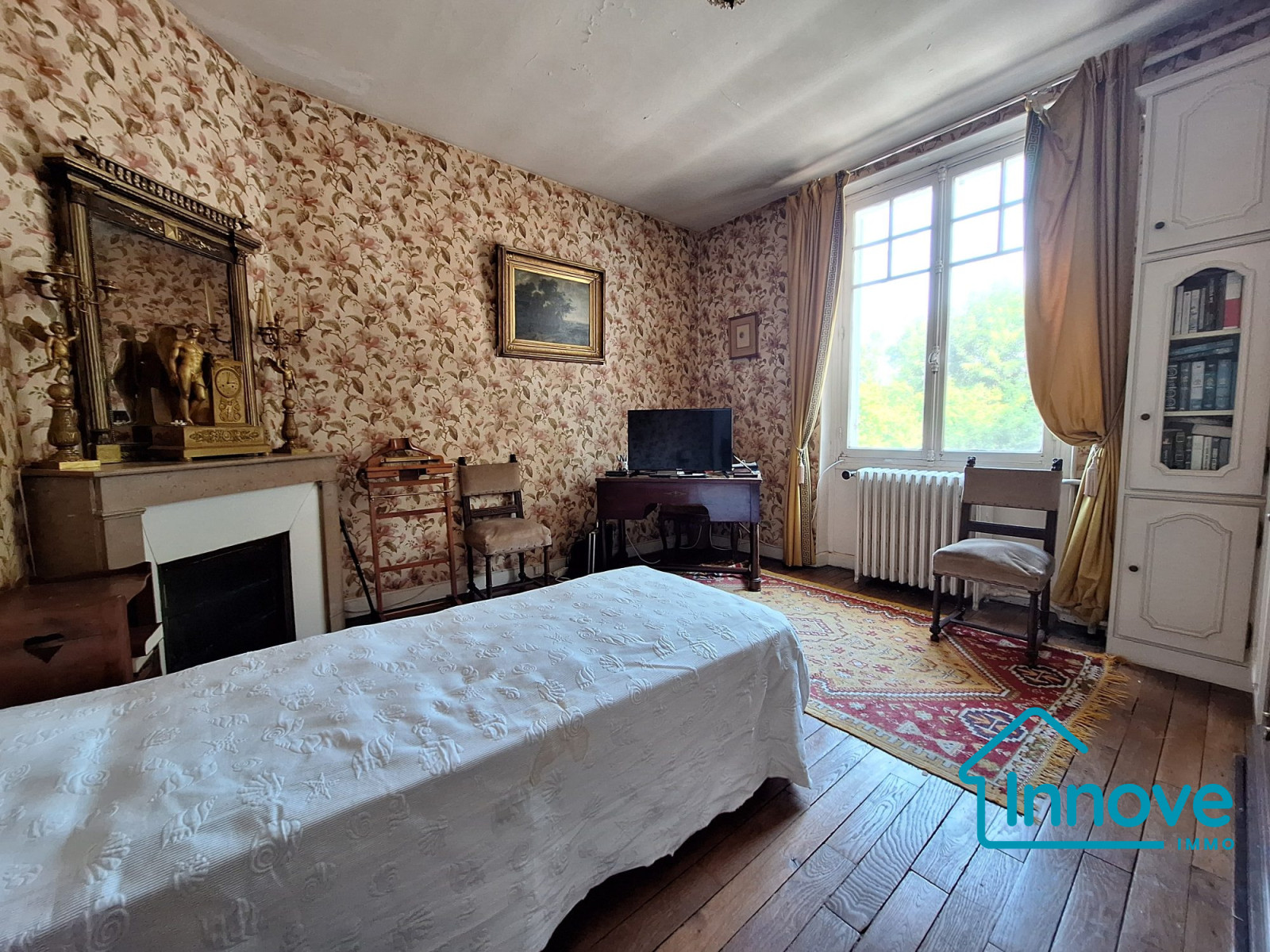 
                                                Vente
                                                 Rare à la vente : Grande maison de caractère sur vaste terrain