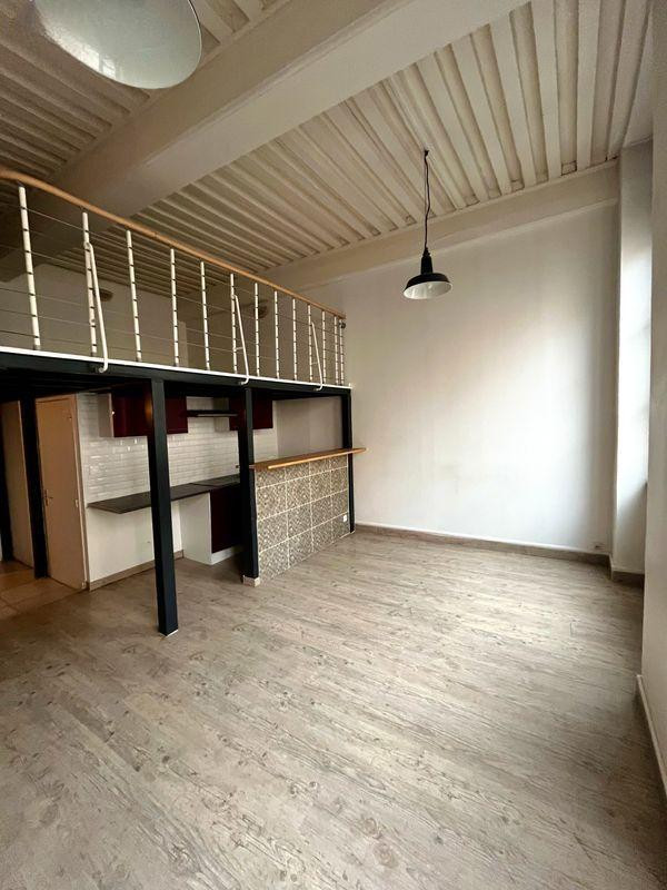 
                                                Location
                                                 Rare appartement type T1 Bis à louer sur X Rousse