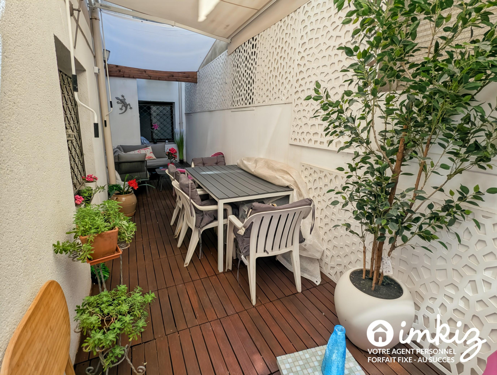 
                                                Vente
                                                 Rare Écusson : 61m² + Terrasse